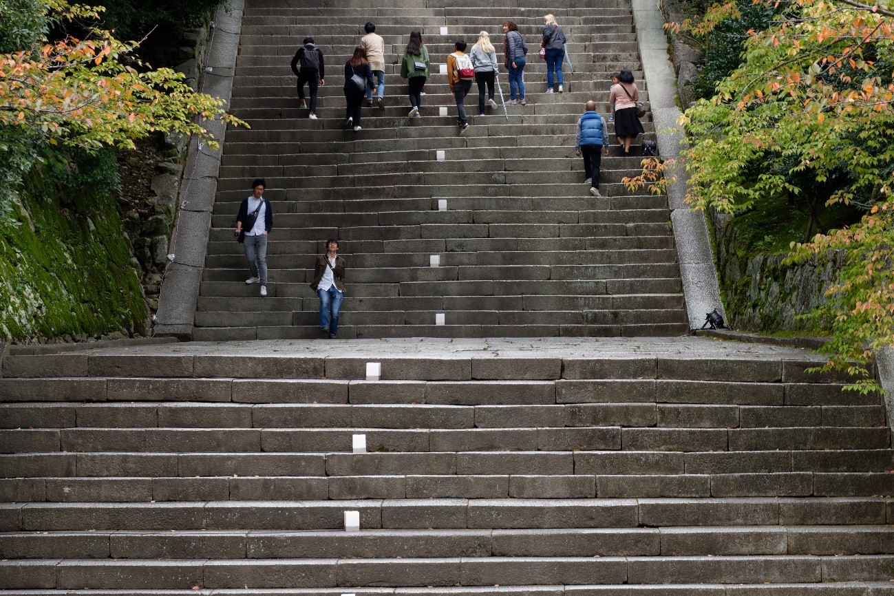 Historia de las Escaleras: de arquitectura fascinante a barreras de accesibilidad